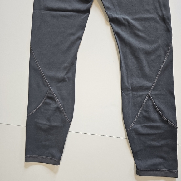 Lululemon In Movement Crop Everlux Leggings Color Dark Shadow Size 6 - Picture 8 of 10